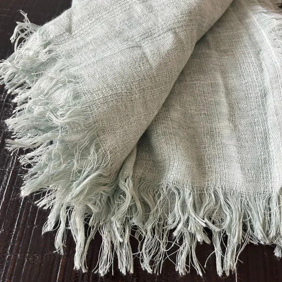 NWT Universal Thread Green fall scarf oblong fringe - Picture 3 of 4